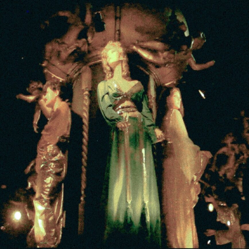 She’s Green – “Figurines”